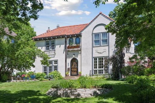 330 Elmwood Place W, Minneapolis, MN 55419