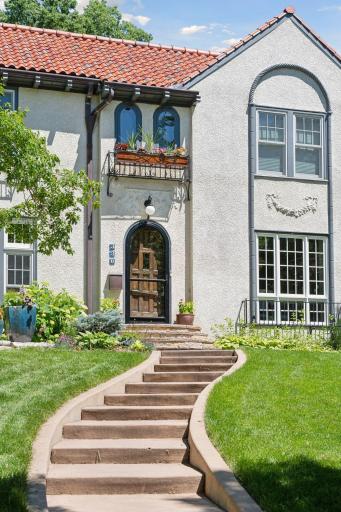 330 Elmwood Place W, Minneapolis, MN 55419