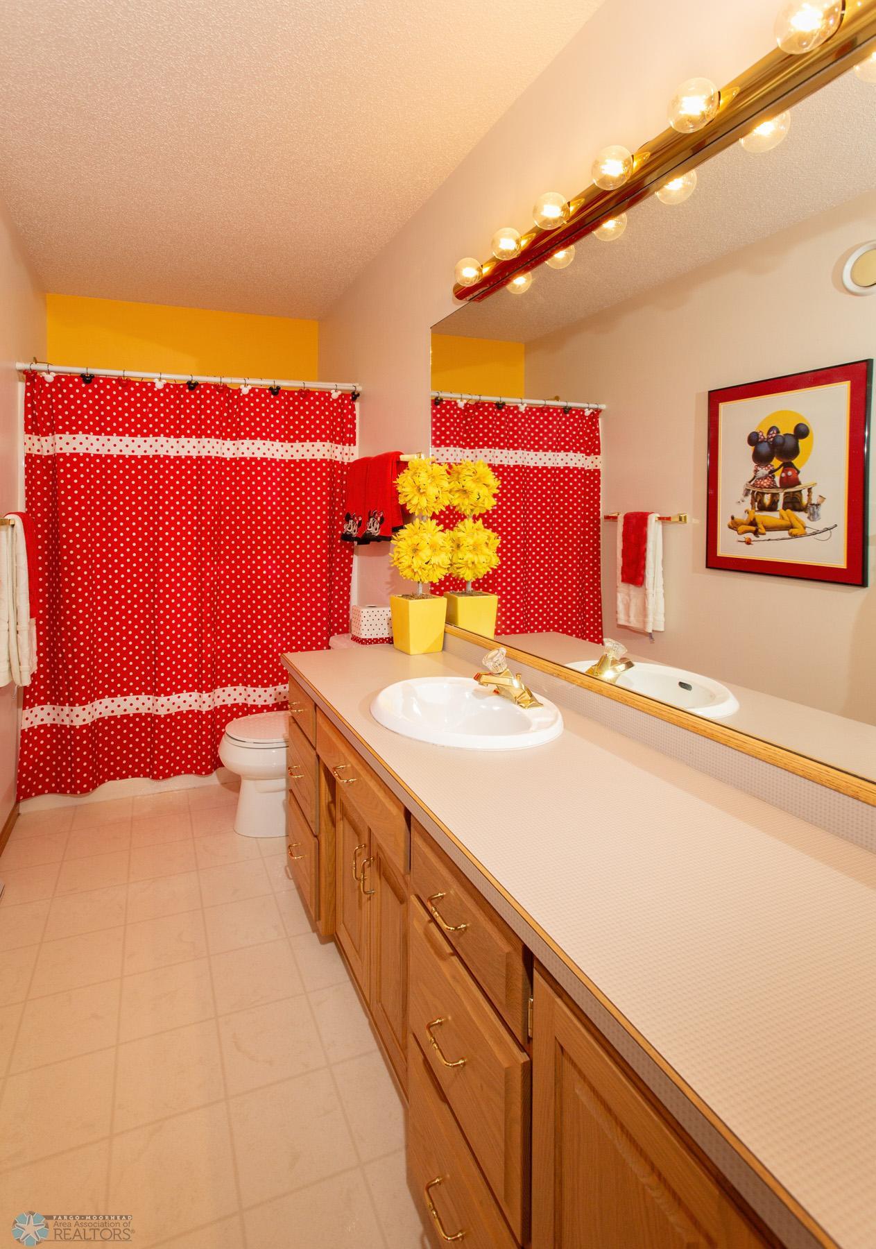 2nd Floor Main Bath