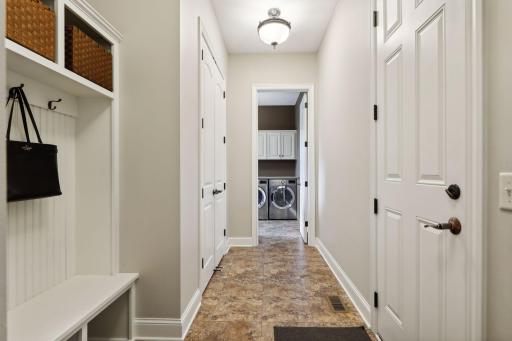 2928 Jonquil Trail N, Lake Elmo, MN 55042