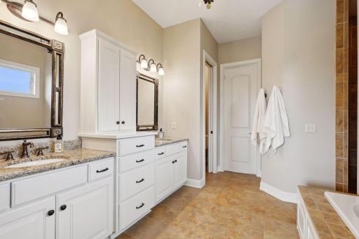 2928 Jonquil Trail N, Lake Elmo, MN 55042