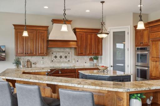2928 Jonquil Trail N, Lake Elmo, MN 55042