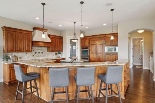 2928 Jonquil Trail N, Lake Elmo, MN 55042