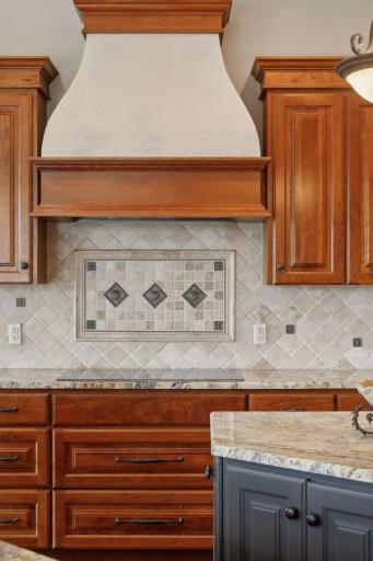 2928 Jonquil Trail N, Lake Elmo, MN 55042