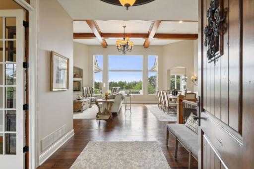 2928 Jonquil Trail N, Lake Elmo, MN 55042