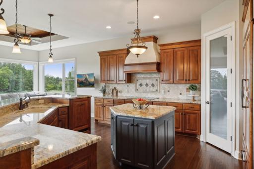 2928 Jonquil Trail N, Lake Elmo, MN 55042