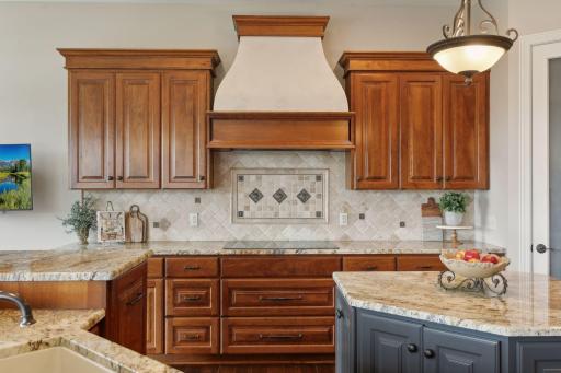 2928 Jonquil Trail N, Lake Elmo, MN 55042