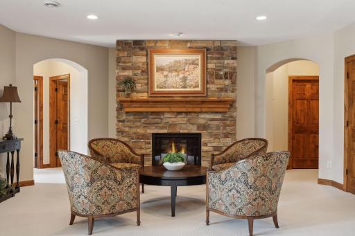 2928 Jonquil Trail N, Lake Elmo, MN 55042
