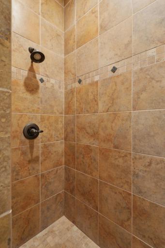 2928 Jonquil Trail N, Lake Elmo, MN 55042