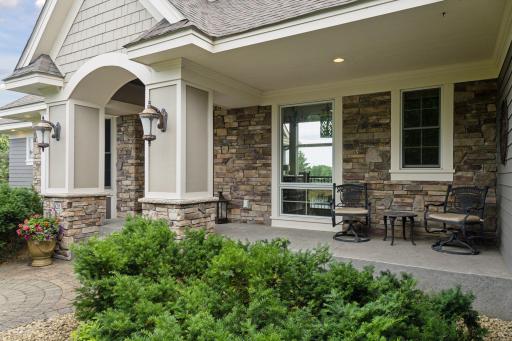 2928 Jonquil Trail N, Lake Elmo, MN 55042