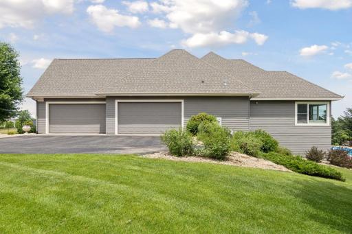 2928 Jonquil Trail N, Lake Elmo, MN 55042