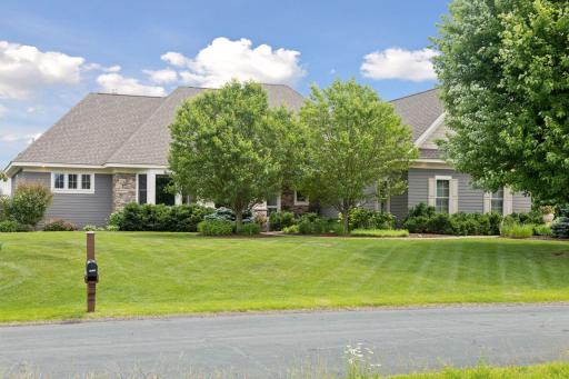 2928 Jonquil Trail N, Lake Elmo, MN 55042