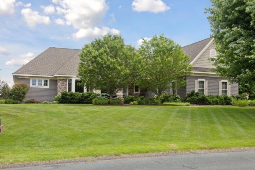 2928 Jonquil Trail N, Lake Elmo, MN 55042