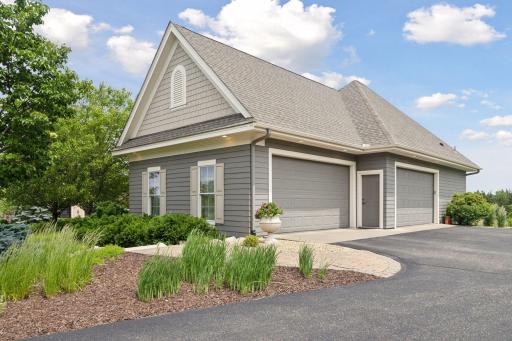 2928 Jonquil Trail N, Lake Elmo, MN 55042