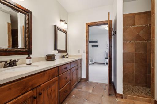 2928 Jonquil Trail N, Lake Elmo, MN 55042