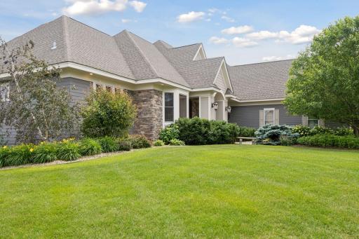 2928 Jonquil Trail N, Lake Elmo, MN 55042