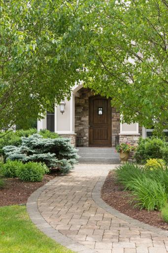 2928 Jonquil Trail N, Lake Elmo, MN 55042