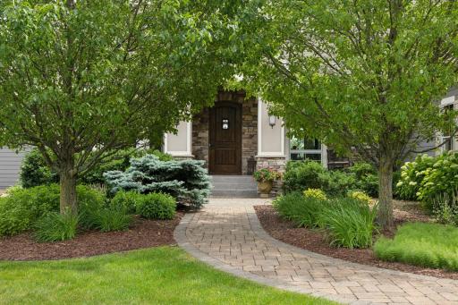 2928 Jonquil Trail N, Lake Elmo, MN 55042