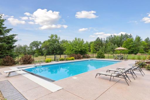 2928 Jonquil Trail N, Lake Elmo, MN 55042