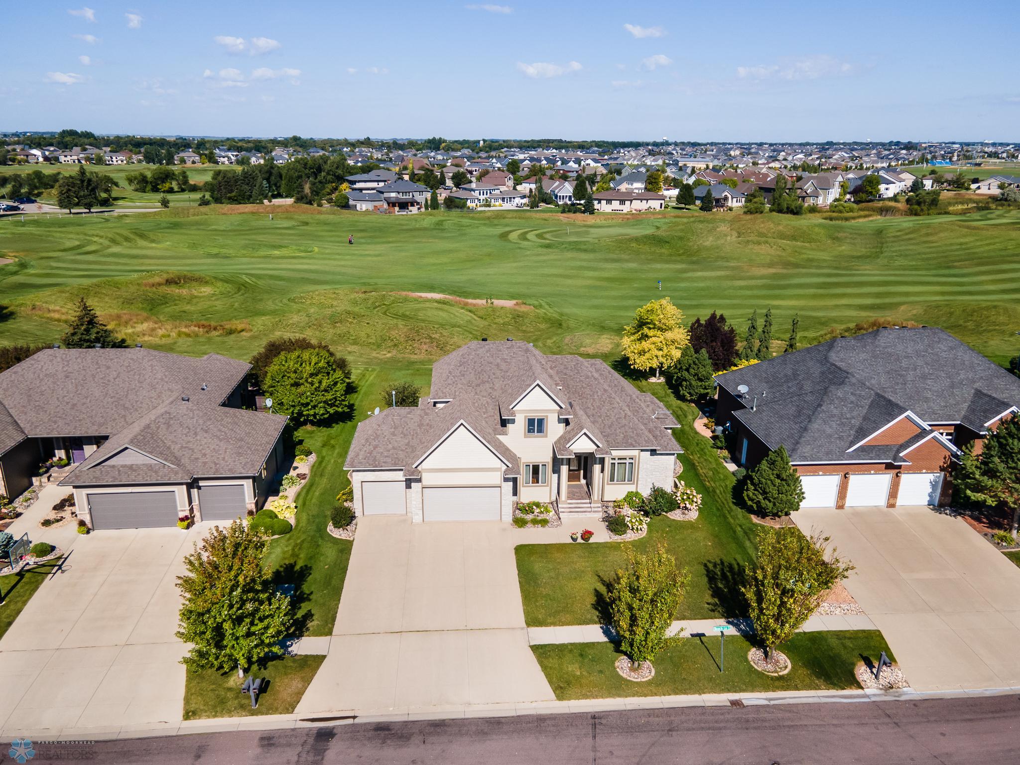 Beautiful Osgood Golf Coarse Home