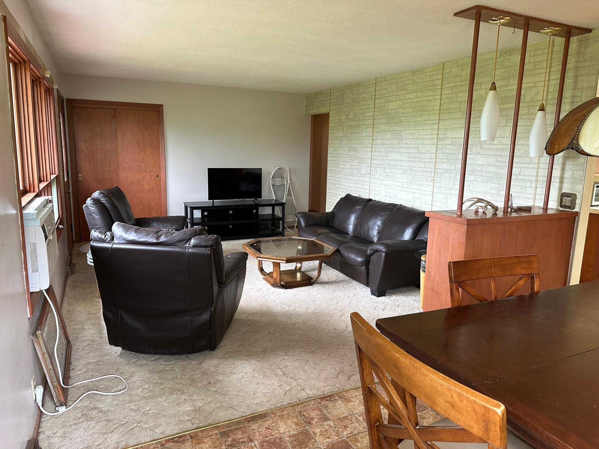 Livingroom.jpg