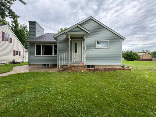 211 E Dineen Street, Sanborn, MN 56083
