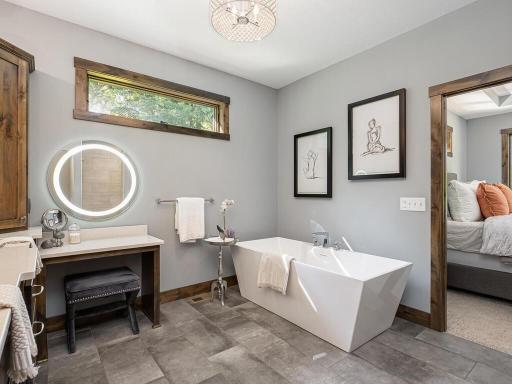 11480 Stoneridge Cir Dayton MN 55327 USA-067-092-Primary Bathroom-MLS_Size.jpg