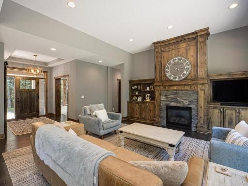 11480 Stoneridge Cir Dayton MN 55327 USA-046-043-Living Room-MLS_Size.jpg