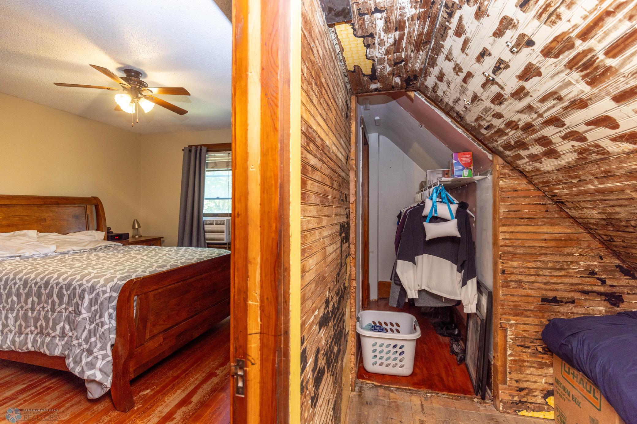 Large walk-thru closet Primary