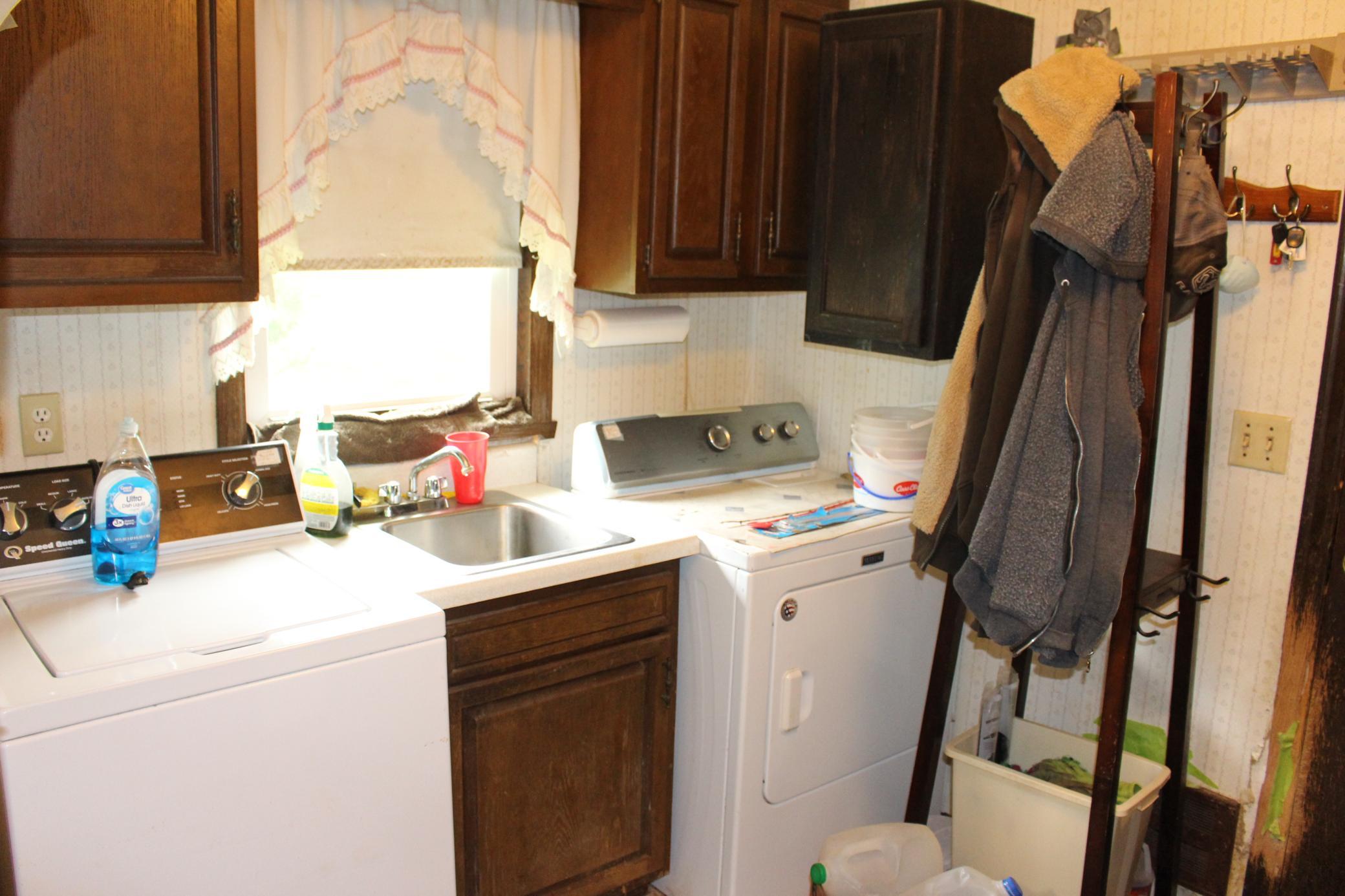14 Laundry.JPG