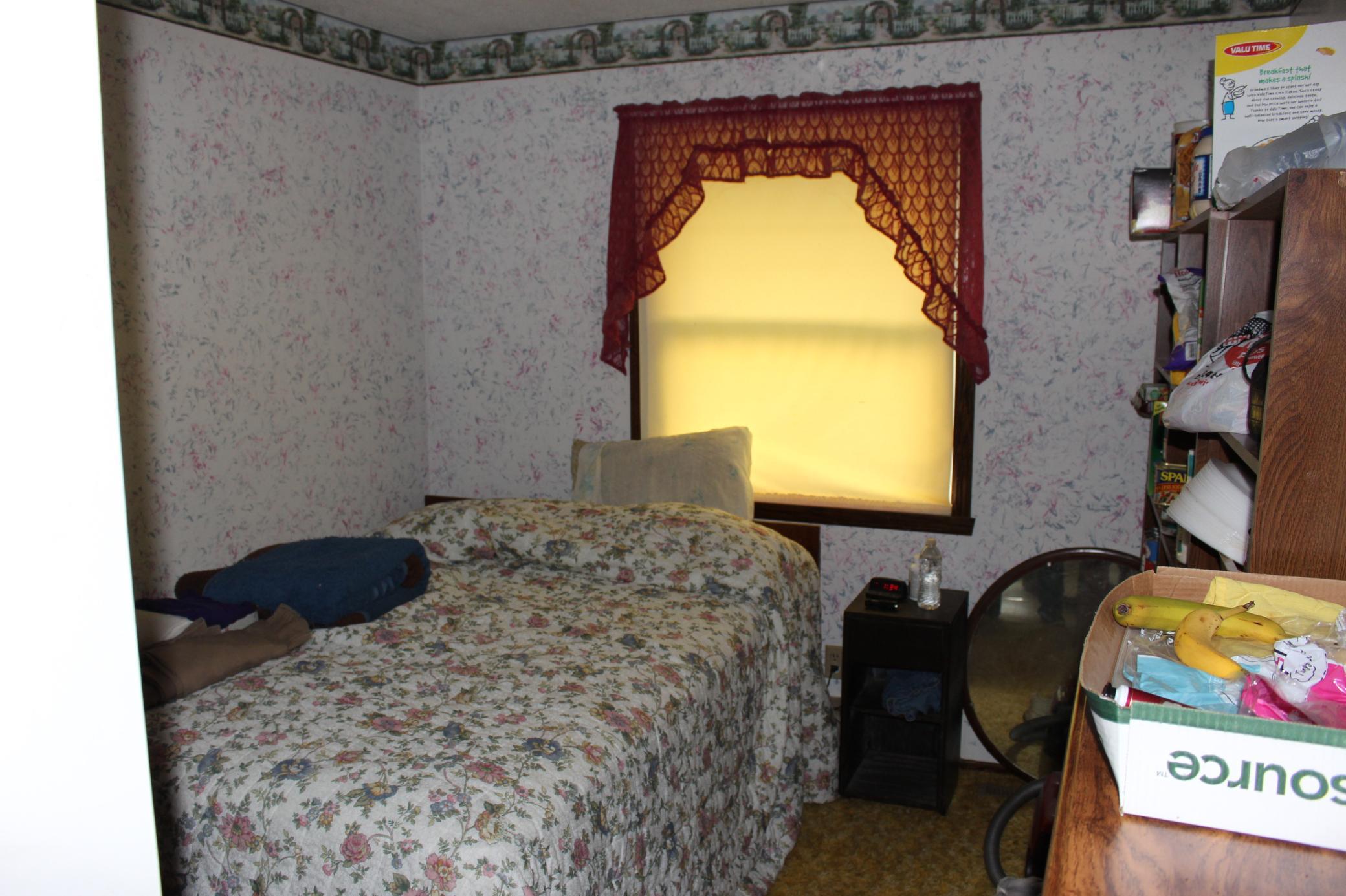 09 Bedroom 1.JPG