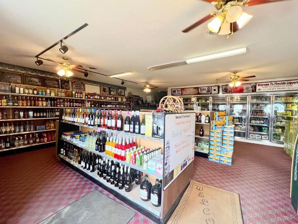 05 Leads into a banquet room.jpg