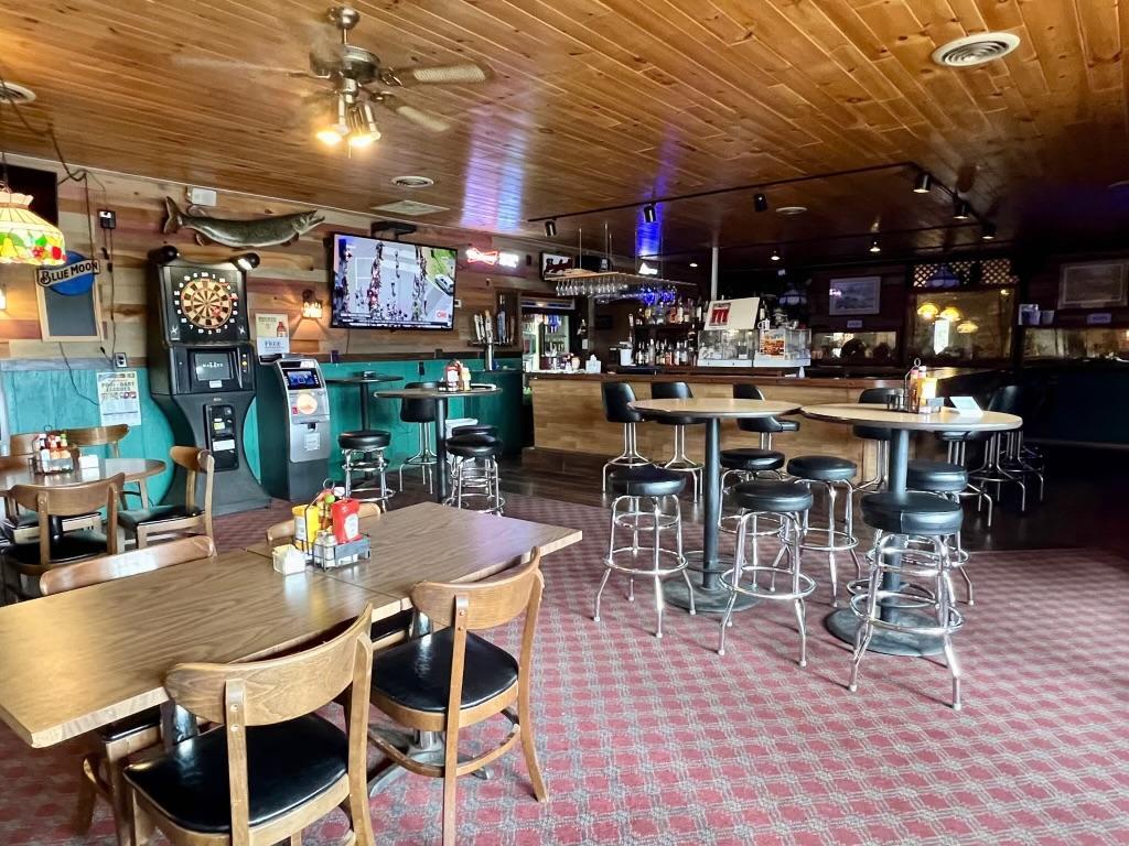 07 Bar and Lounge area.jpg