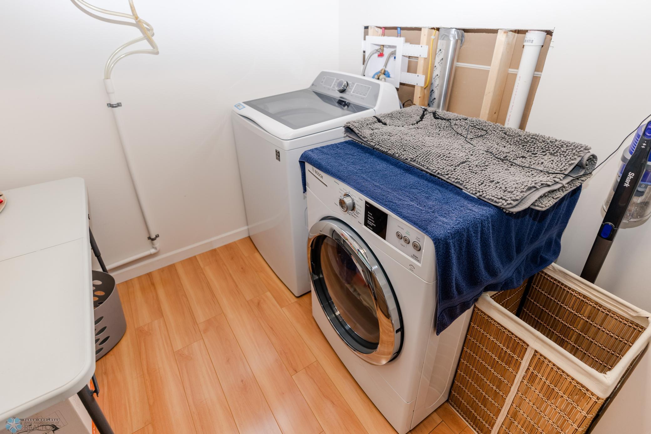Lower Level has its own laundry!