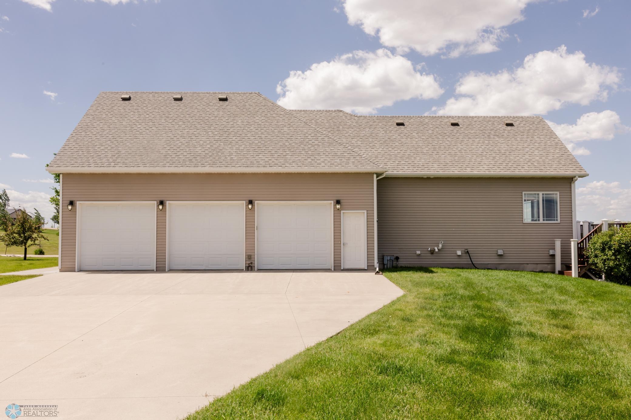3 Stall Attached Garage