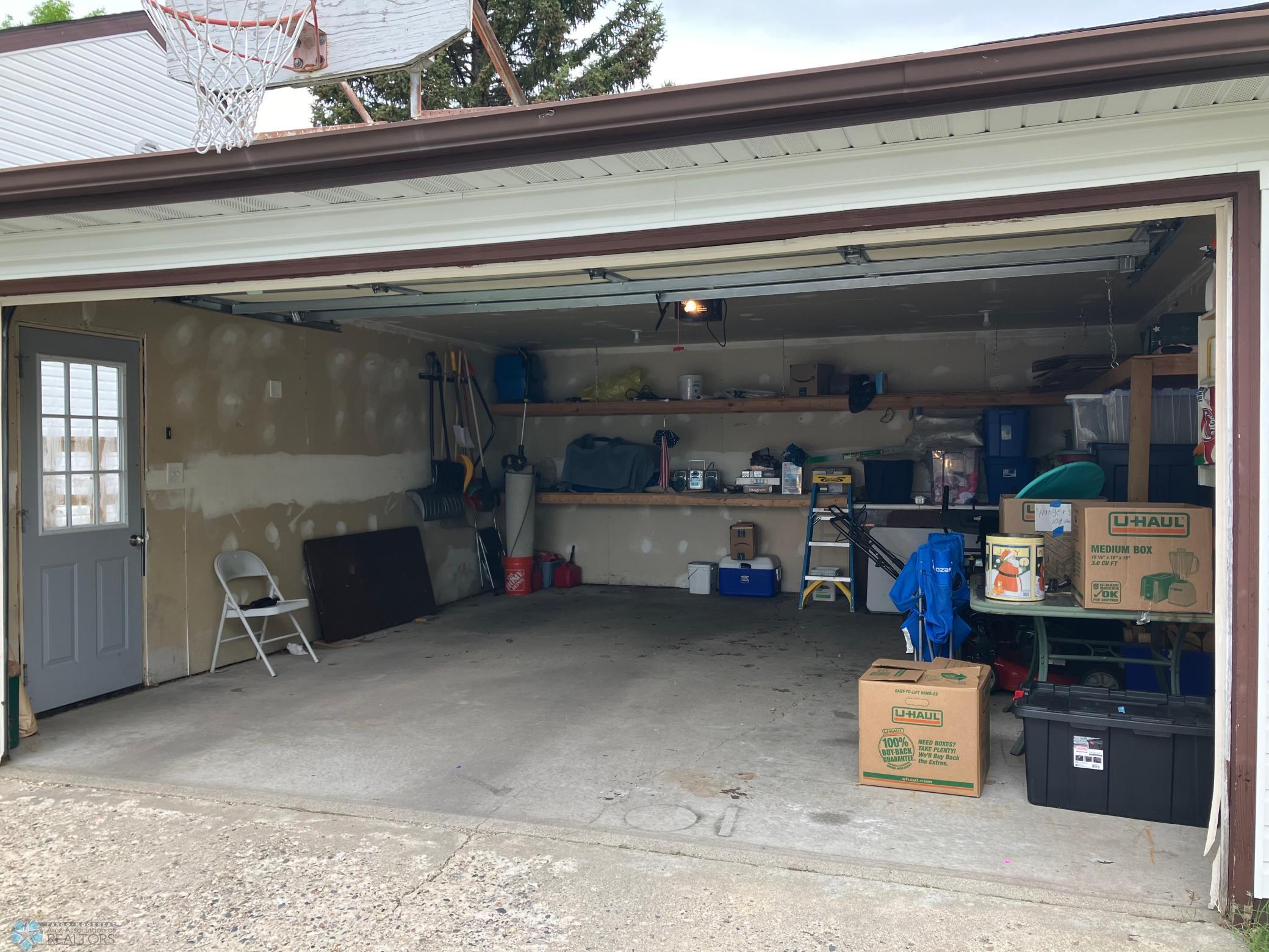 HUGE 2 stall Garage