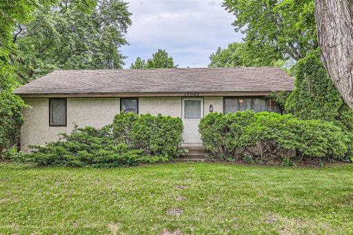 10042 95th Avenue N, Osseo, MN 55369