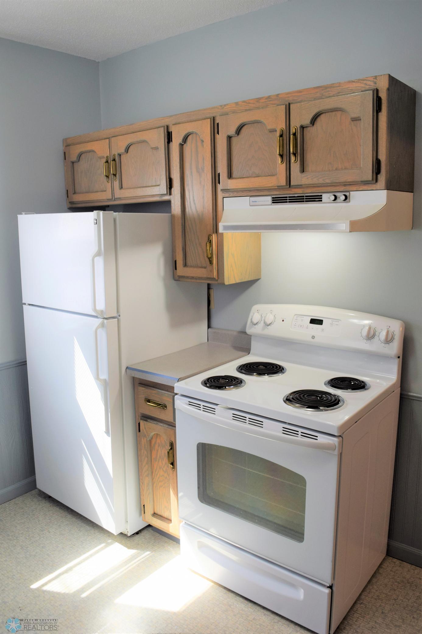 Kitchen 2.JPG