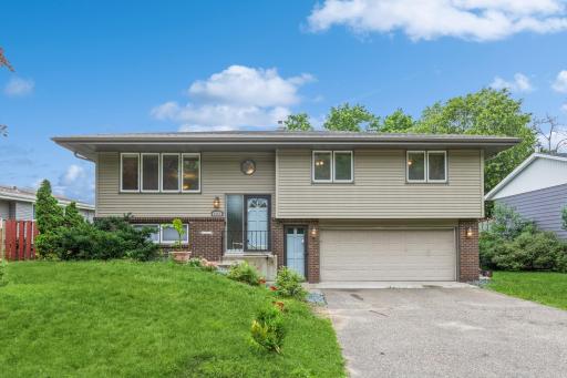 2246 Larry Ho Drive, Saint Paul, MN 55119