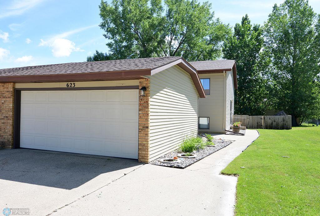 Immaculate Twinhome!