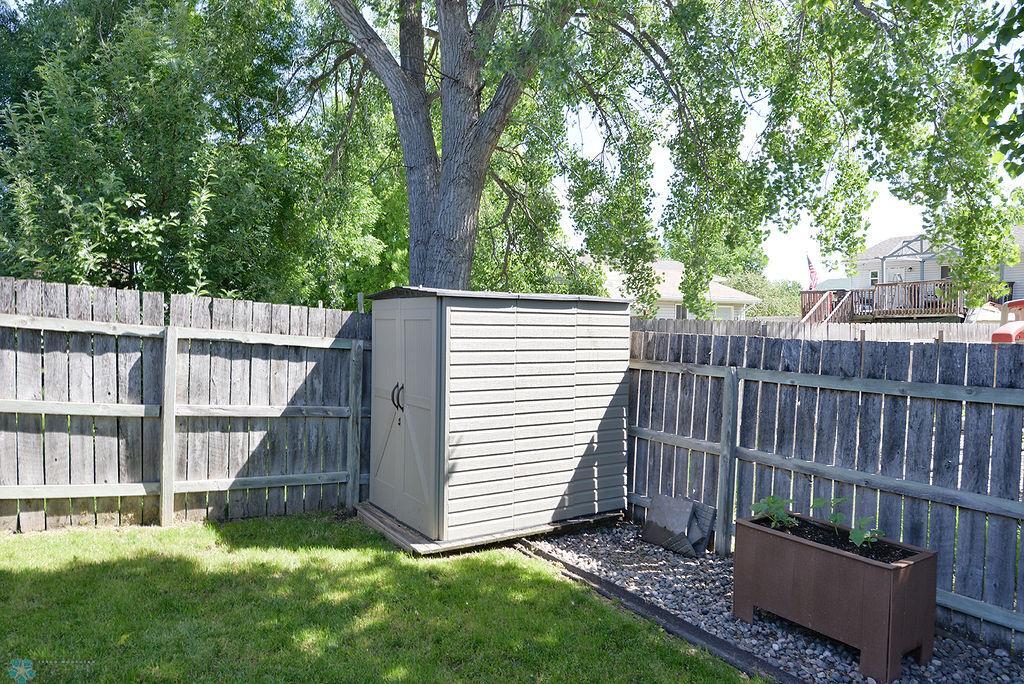 Storage shed Included