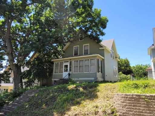 1069 Bradley Street, Saint Paul, MN 55130