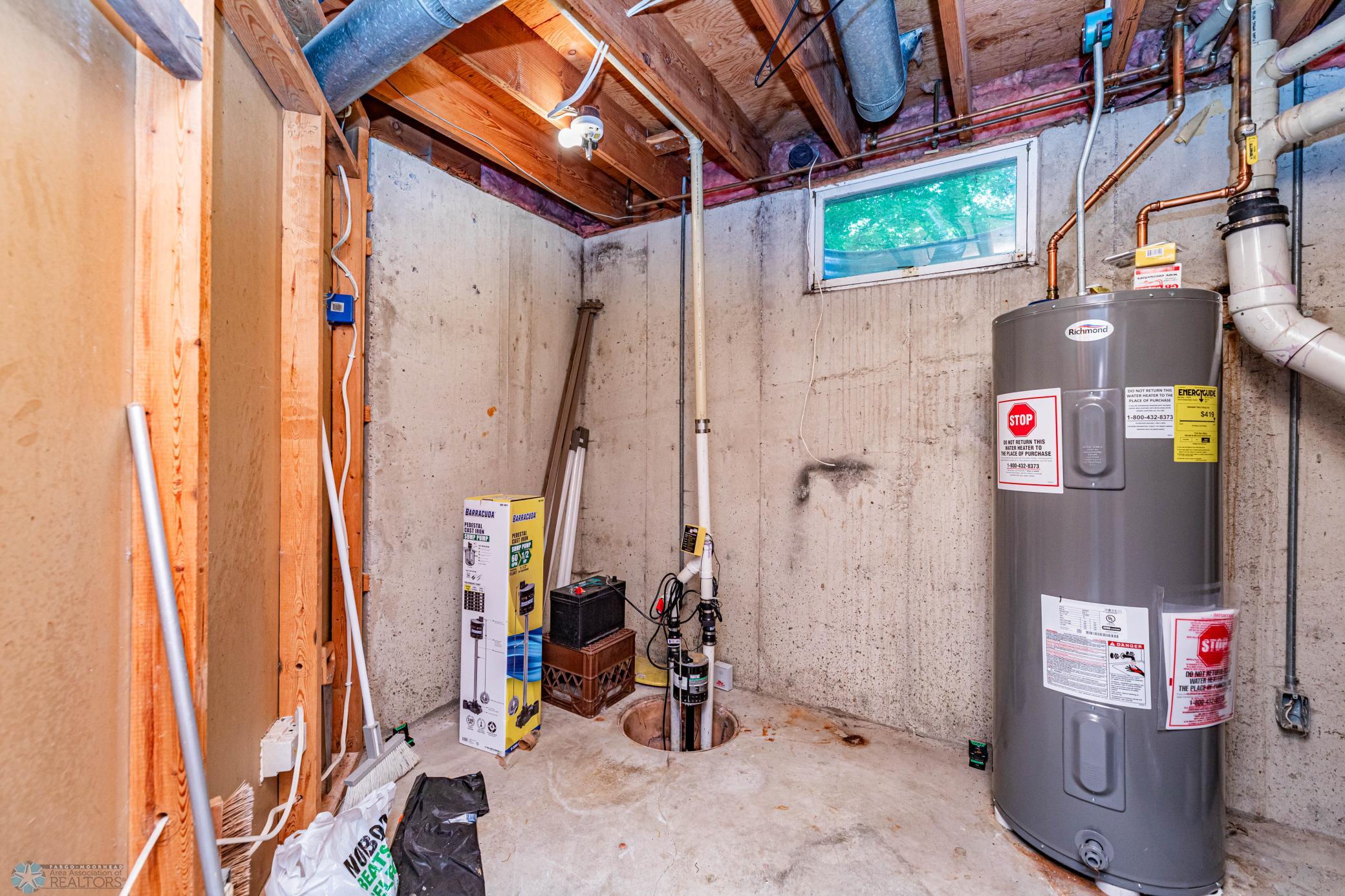 Sump Pump & Battery Back Up/Water Heater Room