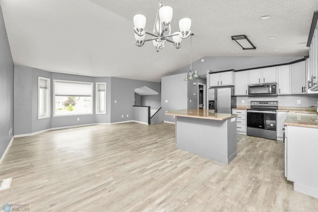 Kitchen / Living Room
