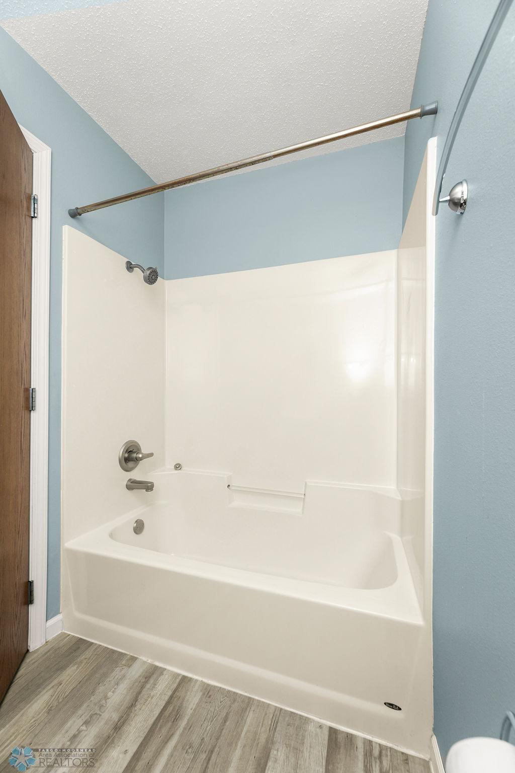 Upper Level Full Bath