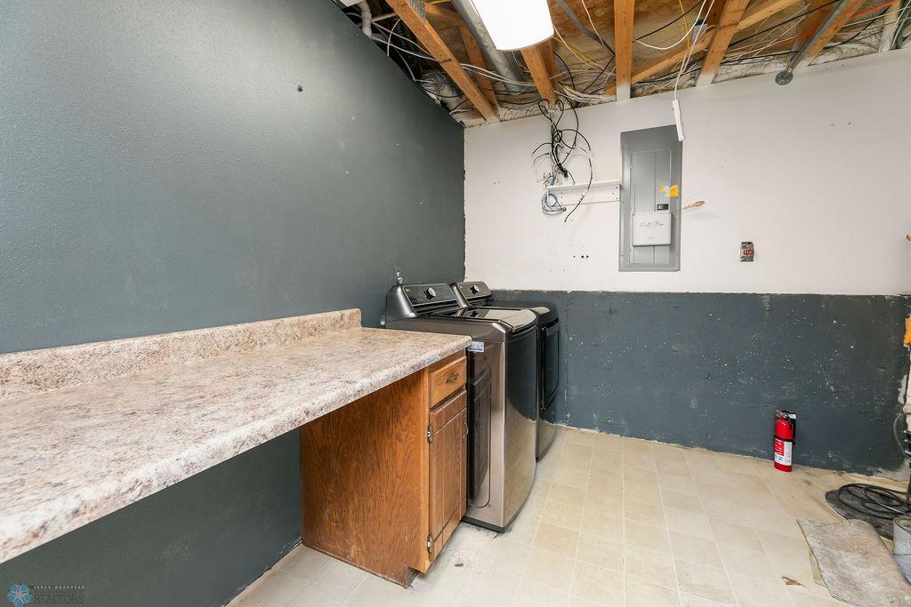 Laundry Room (washer & dryer)