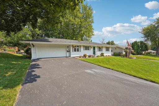 3326 Edgewood Avenue N, Minneapolis, MN 55427