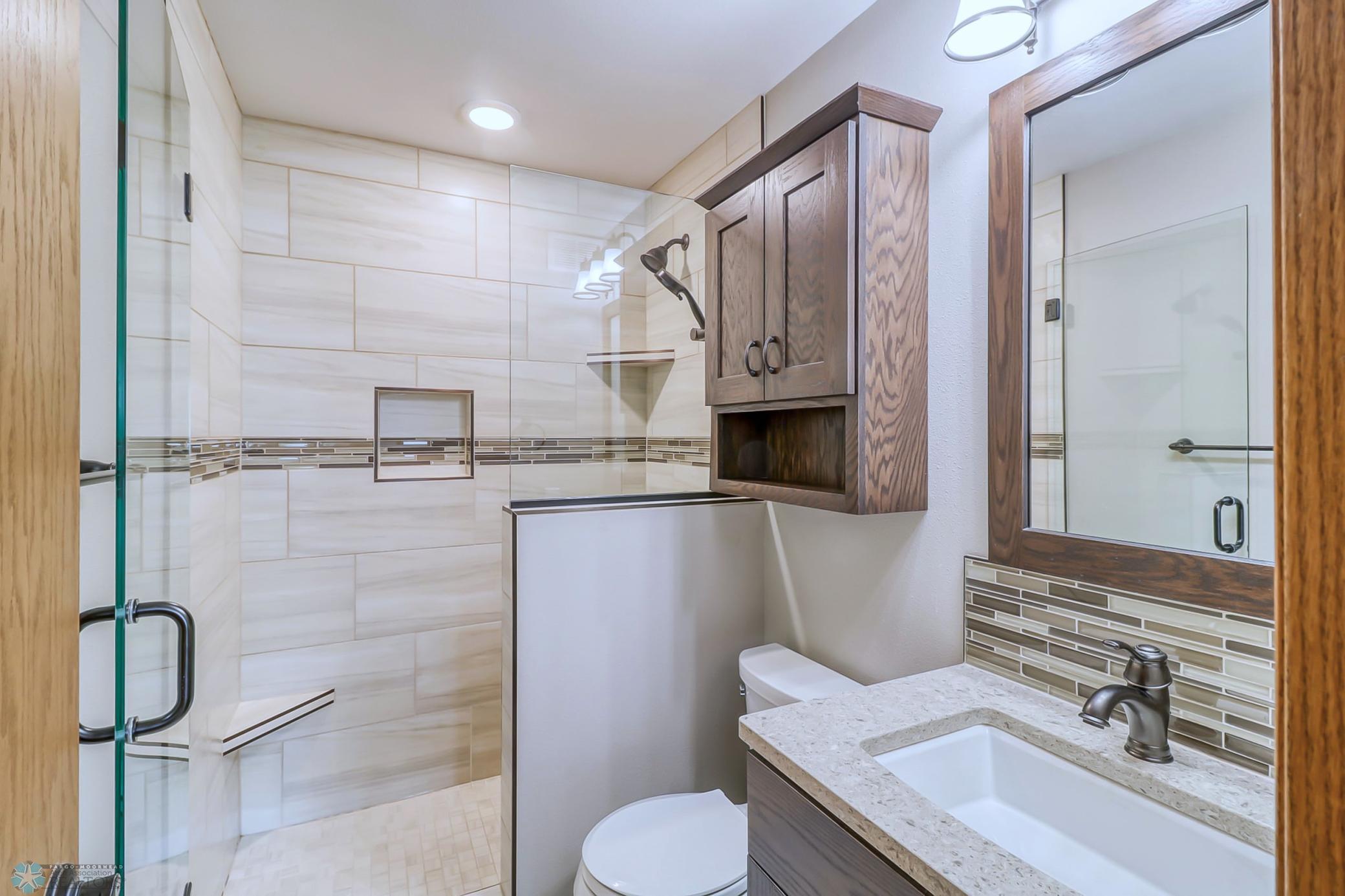 Primary 3/4 Bathroom1_1.jpg