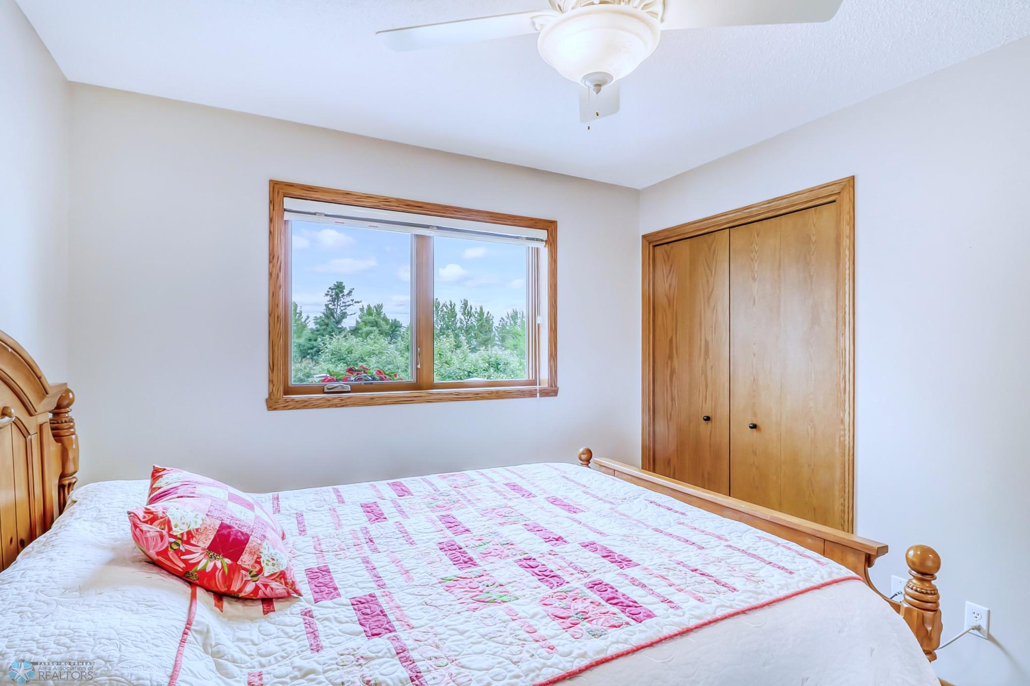 Bedroom2_2.jpg