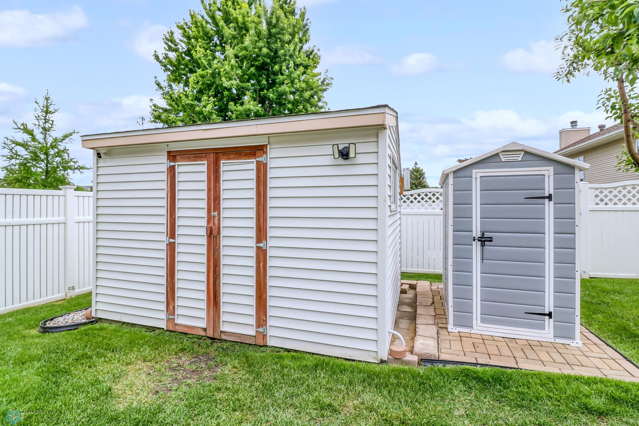 Backyard_sheds.jpg